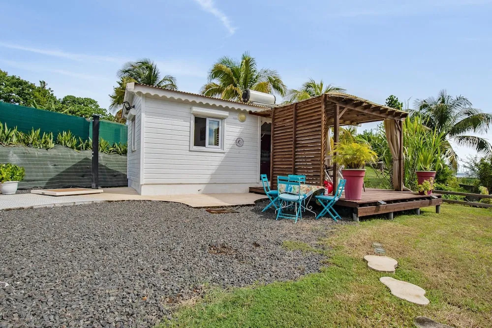 Bungalow With one Bedroom in Petit Bourg, With Pool Access, Enclosed G