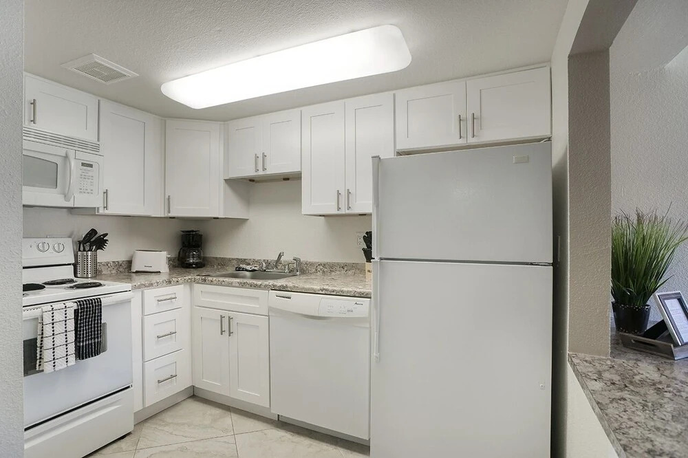223-Fully Furnished with WiFi by RedAwning