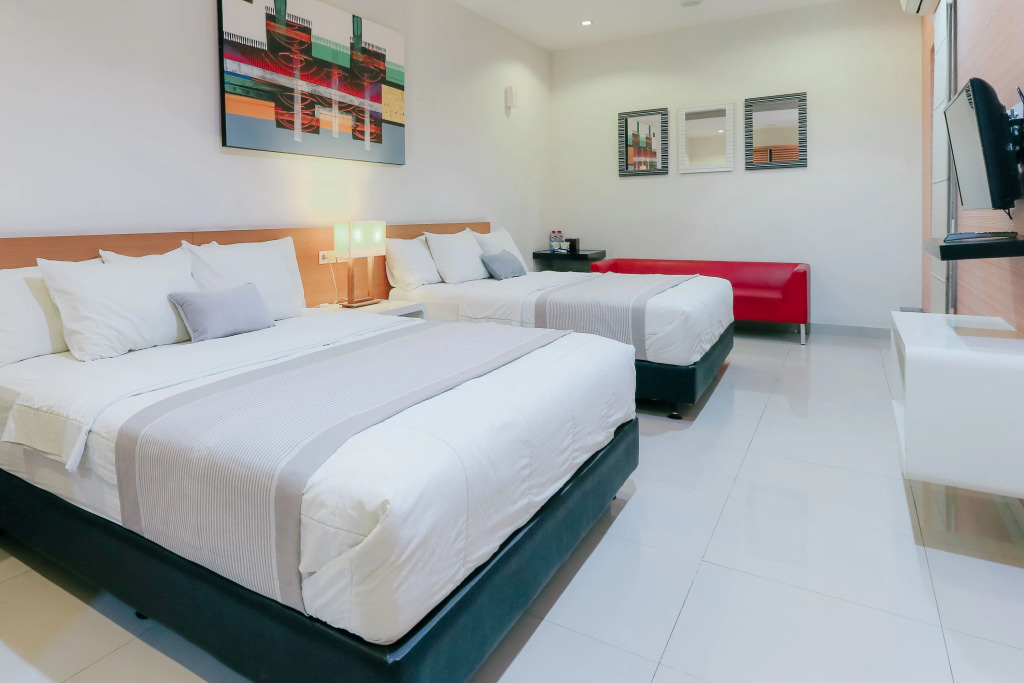 HOME Guesthouse by ZUZU