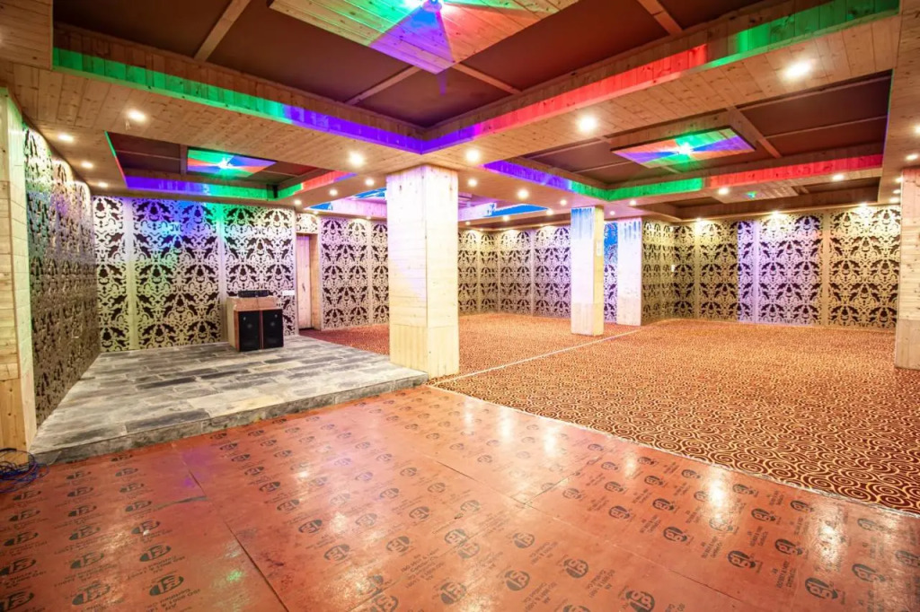 Snow Bloom Resort