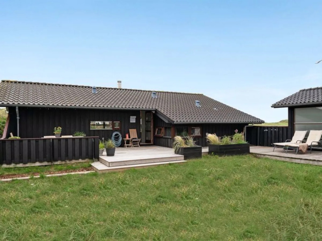 "Thorid" - 175m from the sea in NW Jutland