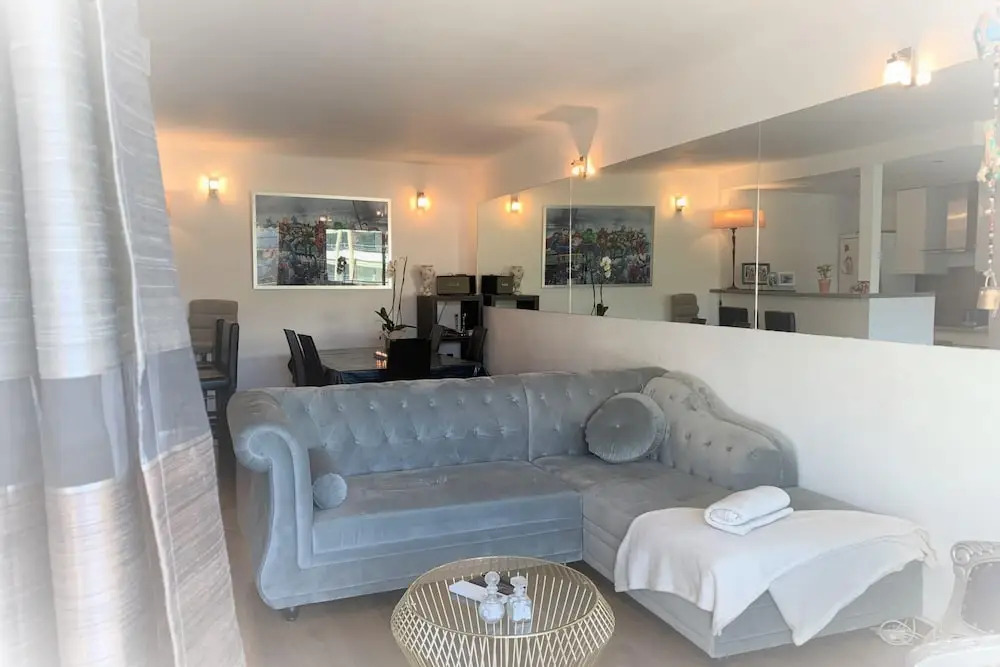 Modern Apartment 2 Bedrooms/2 Bathrooms, Quiet Balcony in a Palm Beach Area