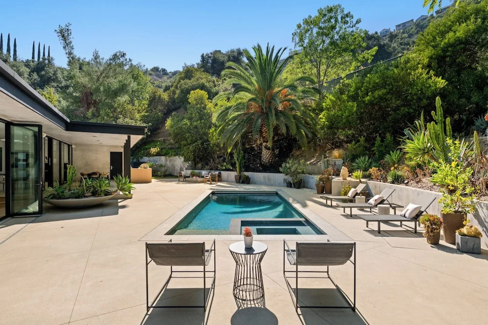 Valea Estate - Secluded Beverly Hills Retreat 1-acre Oasis