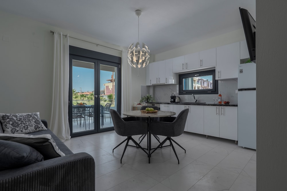 White Pearl Suites Halkidiki