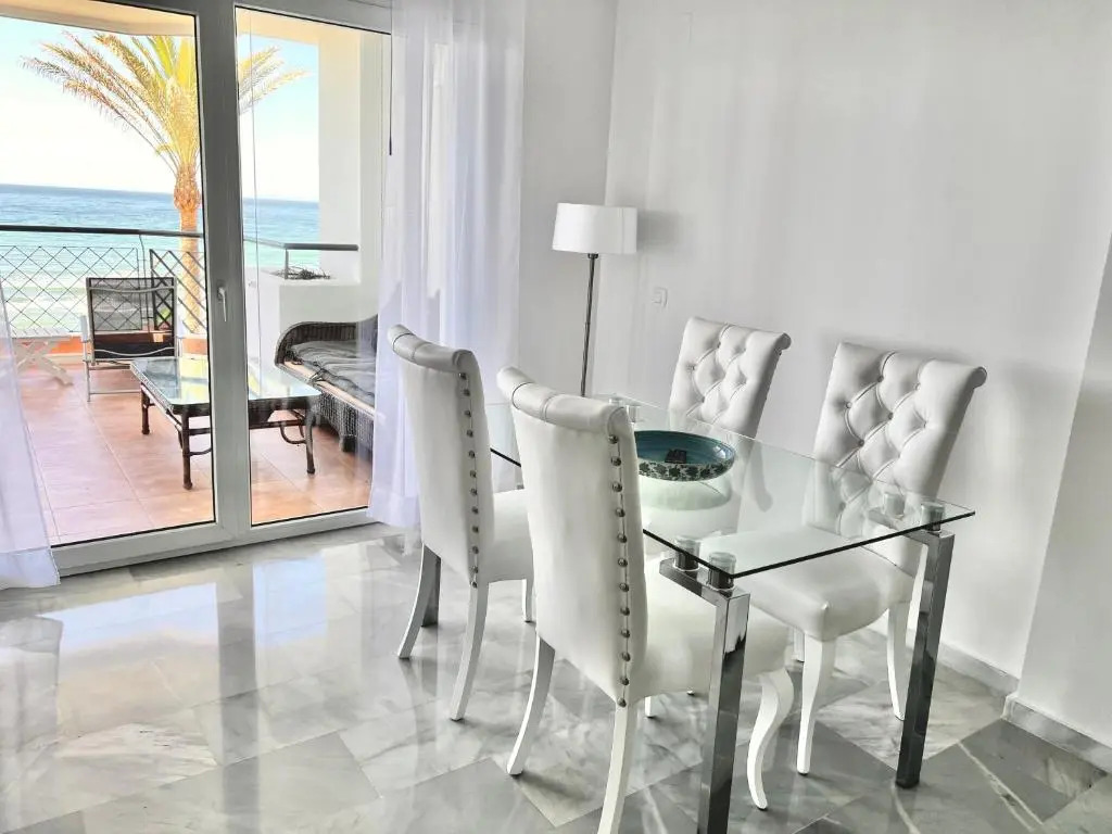 MI CAPRICHO 170 Beachfront Apartment