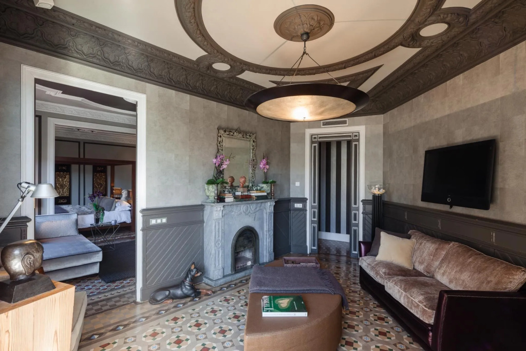 Barcelona - 2 Bedroom Apartment, Fireplace, Stained Glass Window - Hoa 42130