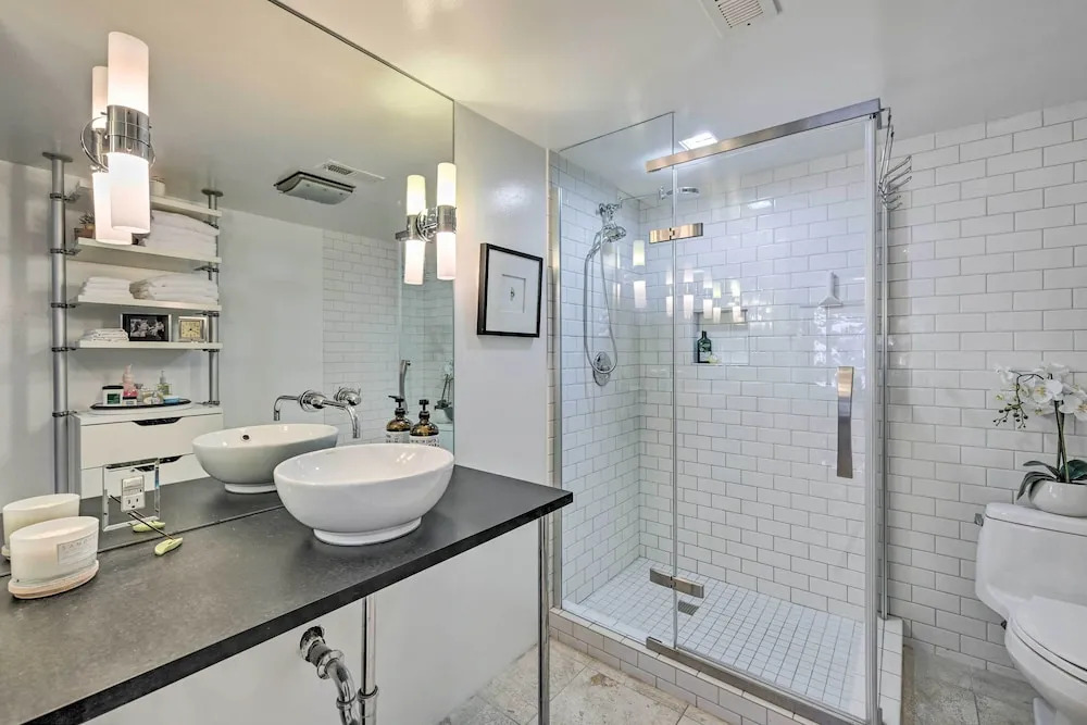 Edmonds Apartment With Private Wine Cellar!