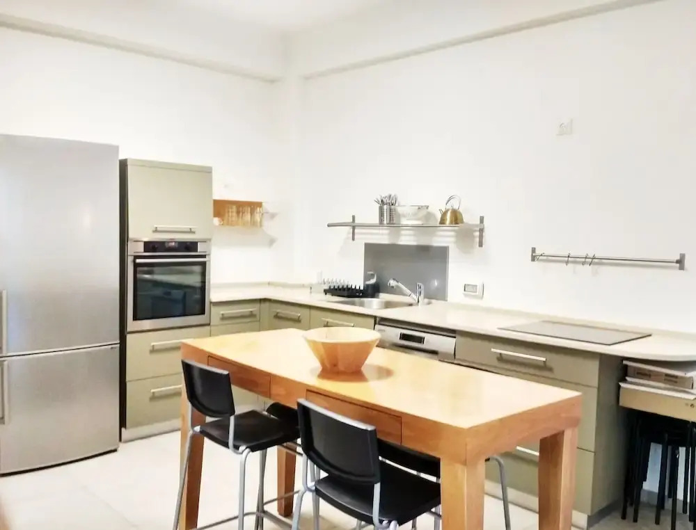 2BDR Masaryk Square Apt Central Location