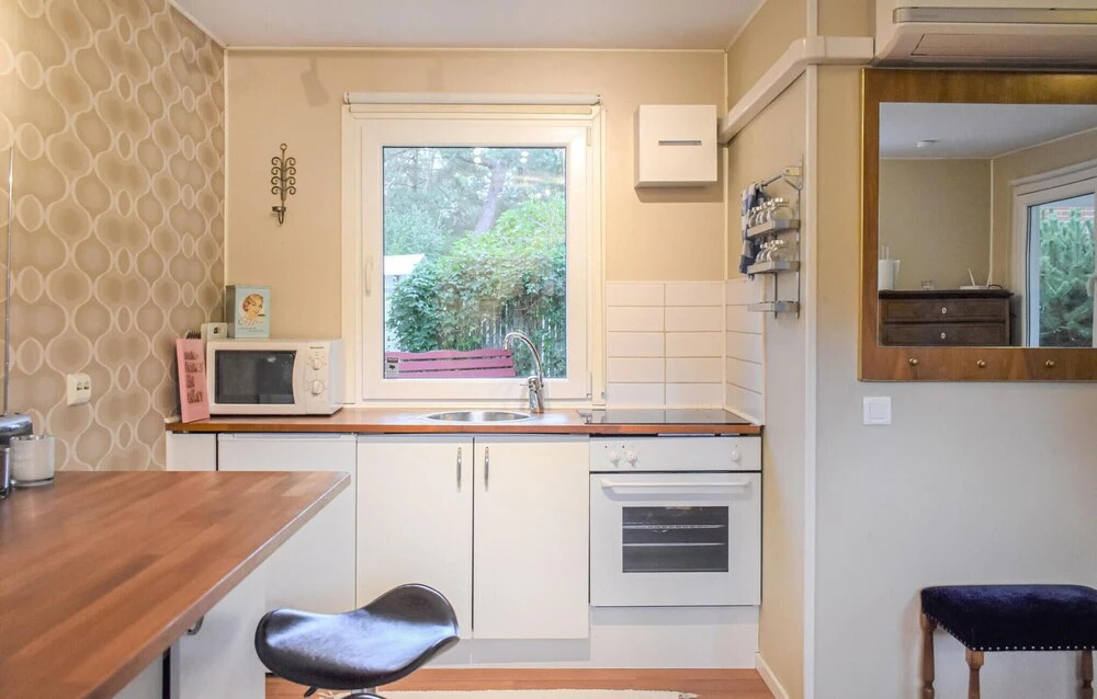 Stunning Home In Höllviken With Wifi