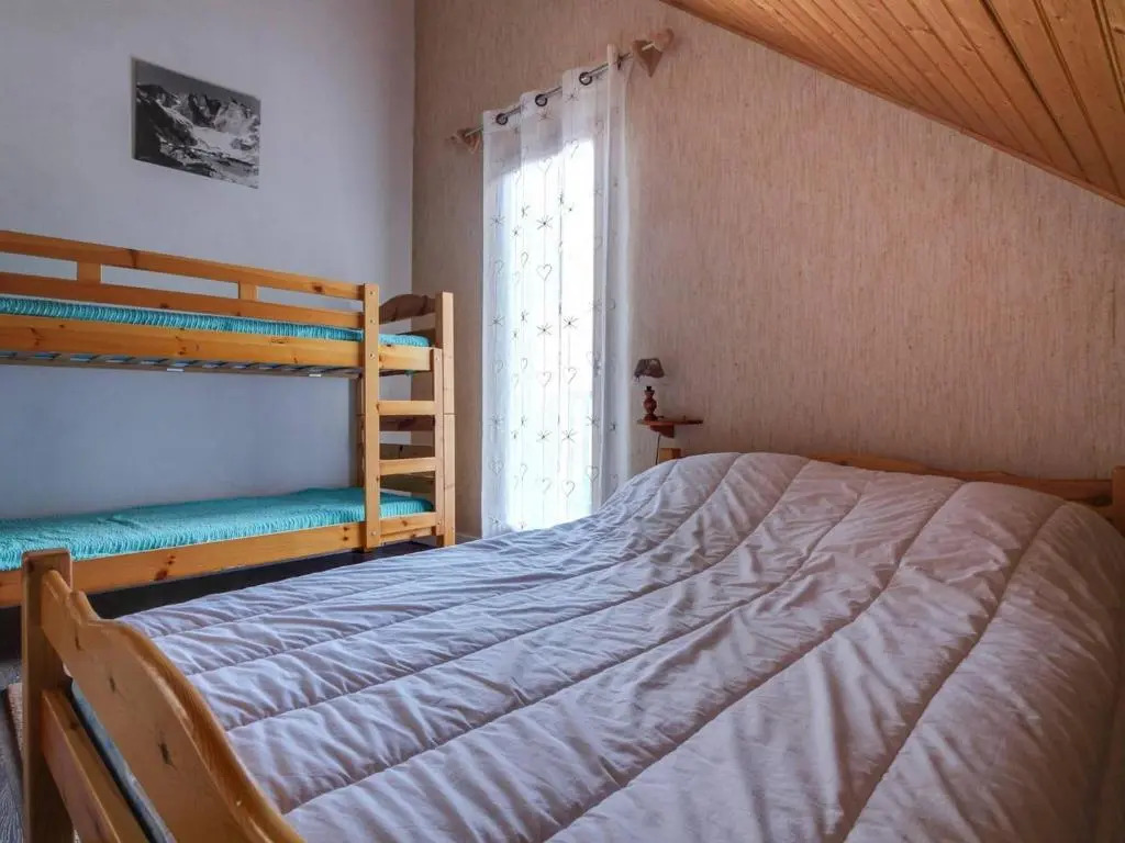 Chalet en duplex à Cauterets, 2 chambres, 7 pers., terrasse, près des remontées, parking inclus - FR-1-401-6
