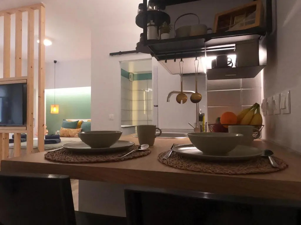 roomaki -tasteful studio in the center w/ parking
