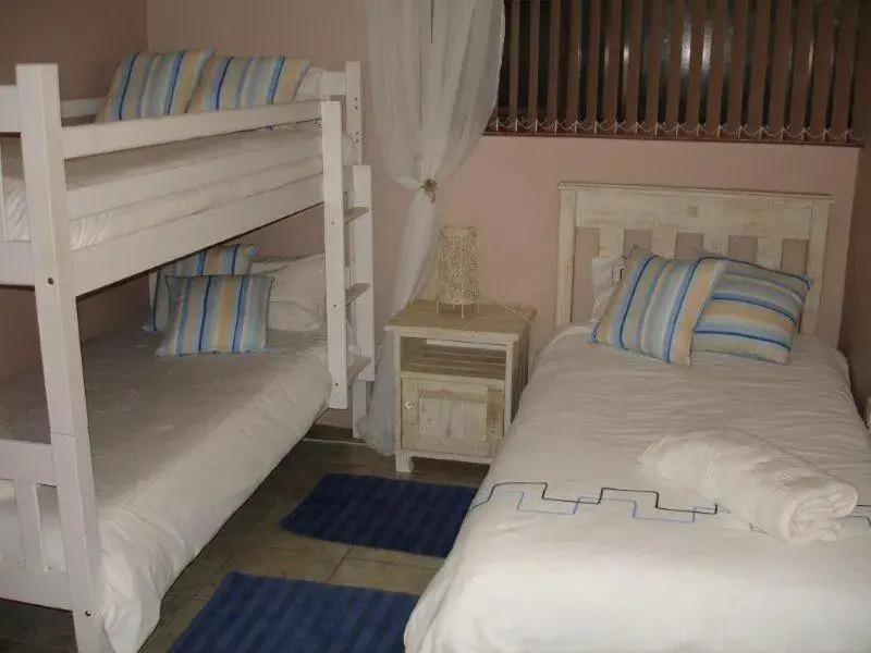 Herolds Bay Accommodation - Bergwater Downstairs