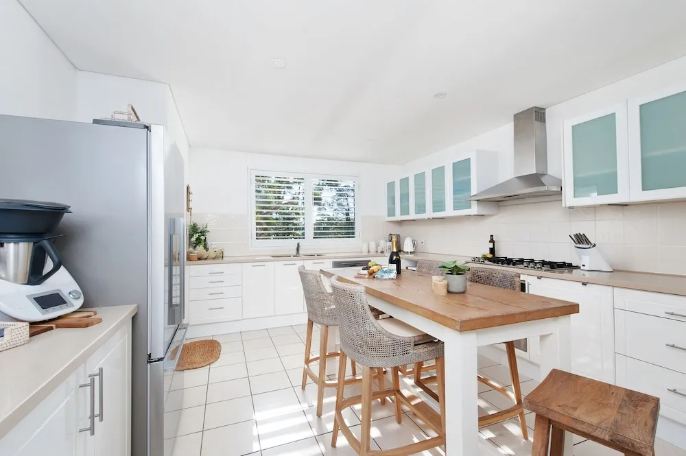Arabella - Stylish Seaside Sanctuary With Views