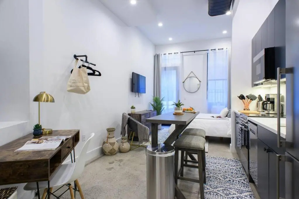 3-2 NEW Prime E Village Private outdoor
