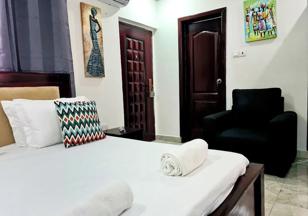 Beautiful Quiet & Cozy  Close to Highway