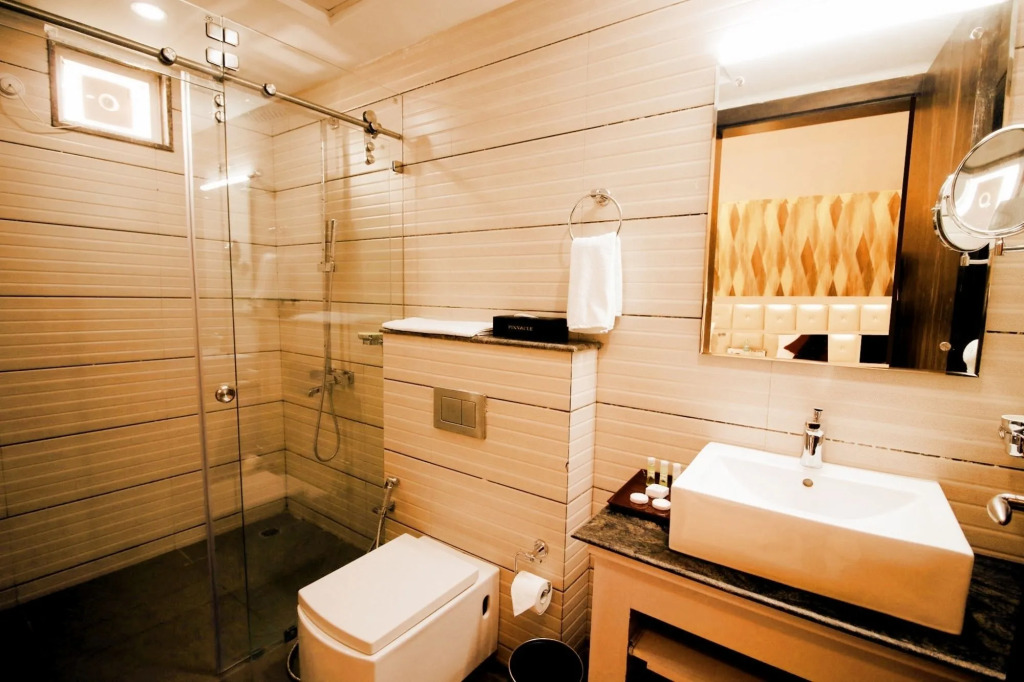 Pinnacle by Click Hotels, Lucknow