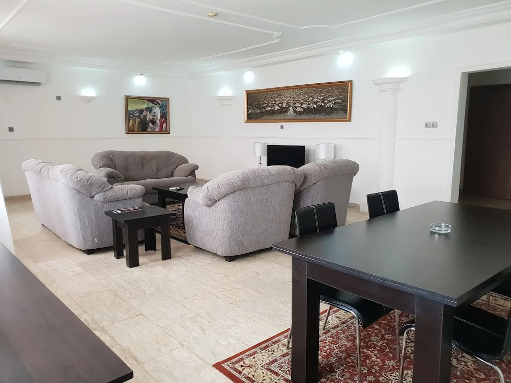 Serendib Hotel and Apartments