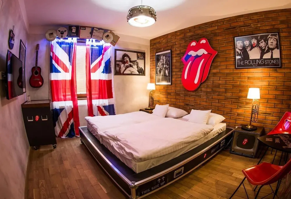 Retro hotel Garage