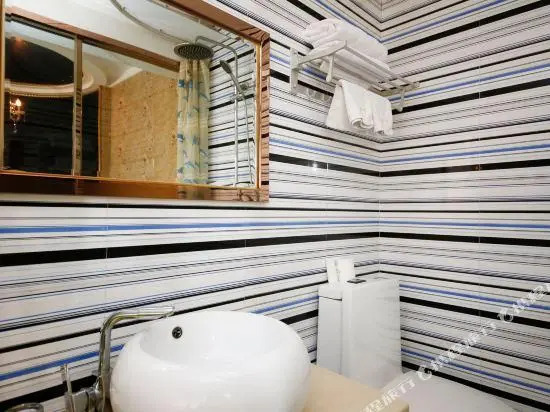 Shenggang Hostel
