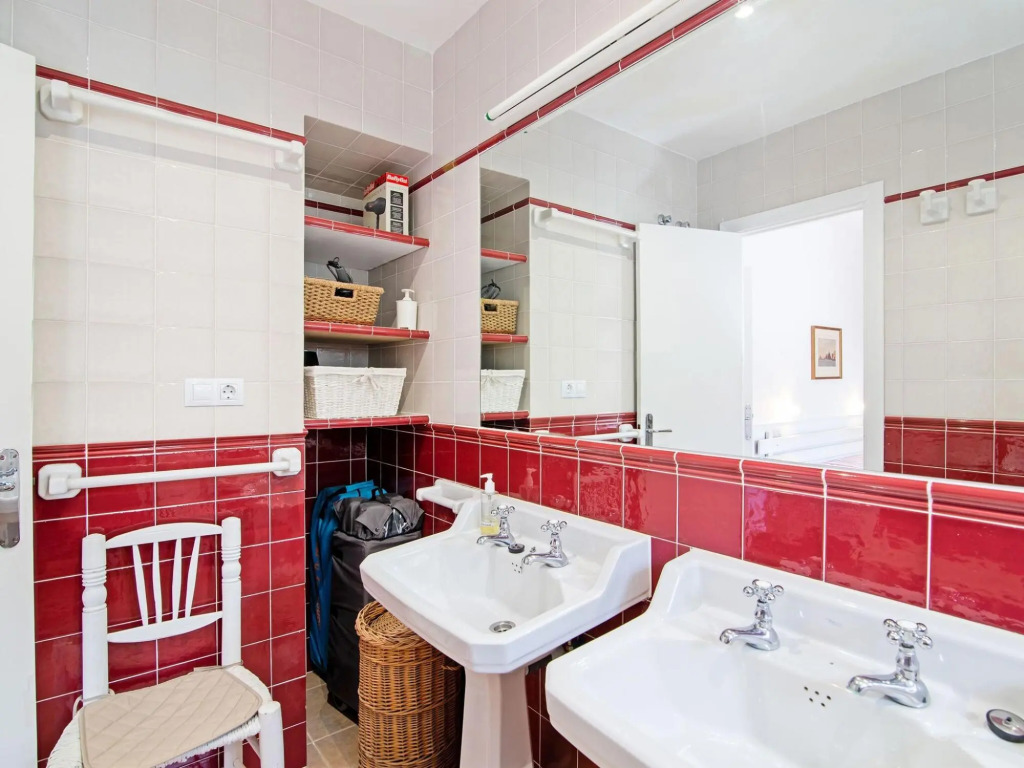 Superb beachfront villa with guest house 50m opposite