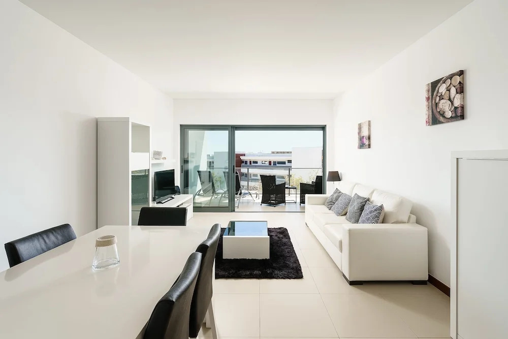 The Sunshine Apartment - Marina Village
