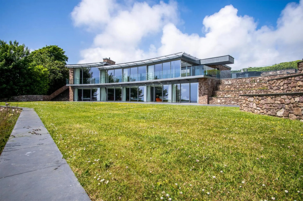 Bryn House - Luxurious 5 Bedroom Holiday Home - Penmaen