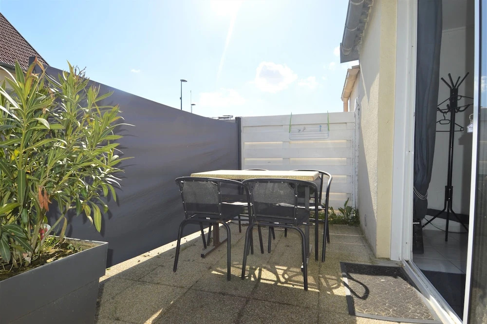 Maisonnette avec terrasse à 50m de la plage - Ménage renforcé