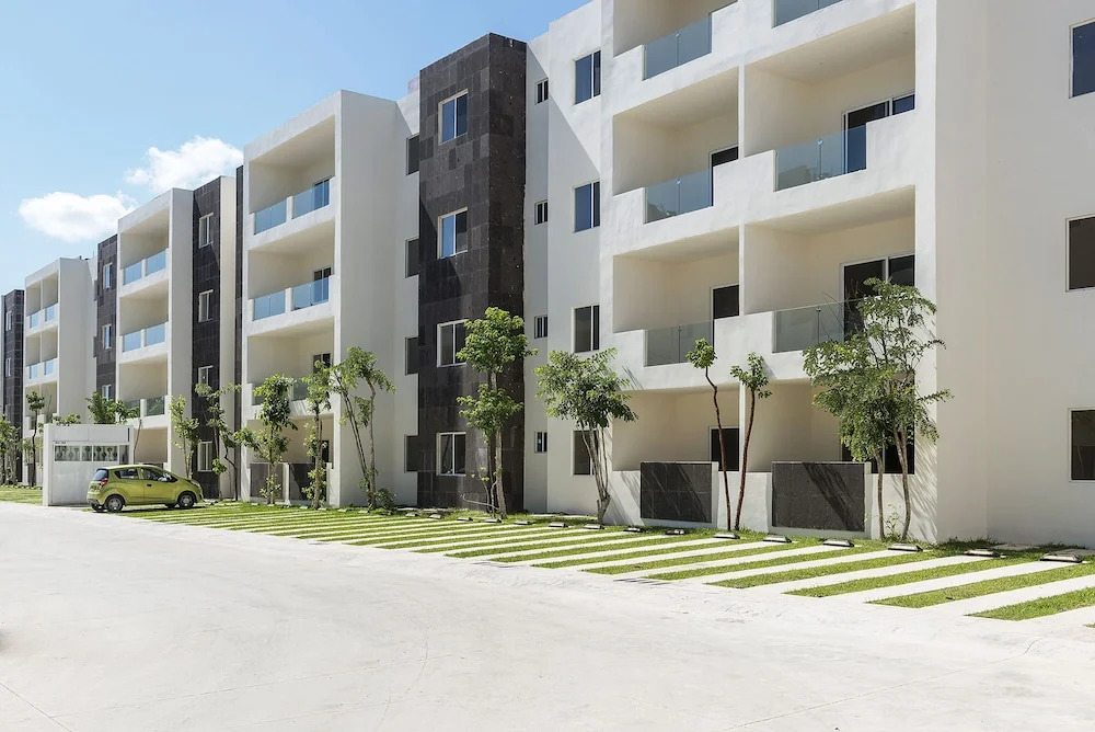 Selvanova 3 bedroom Condo & Casa Club