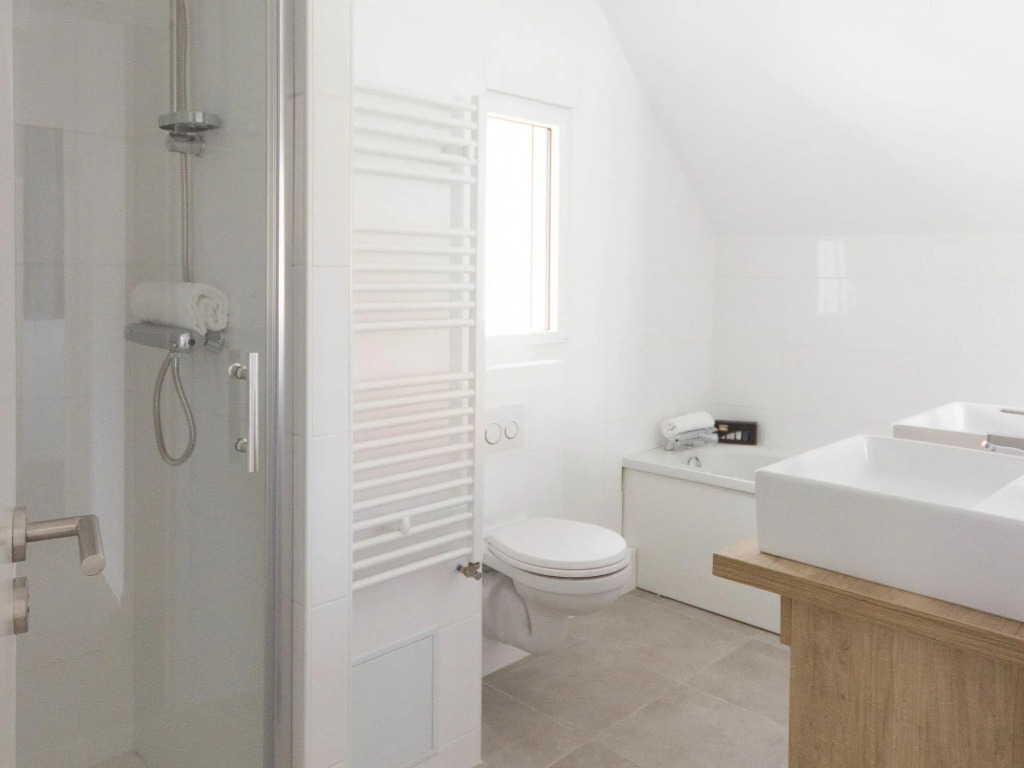 Spacious Holiday Home With a Garden, at 800 m. From the sea