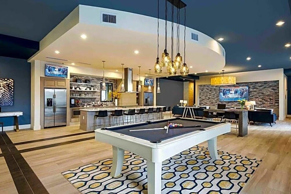 Expansive 2BR Downtown Apt 5min From PHX Airport