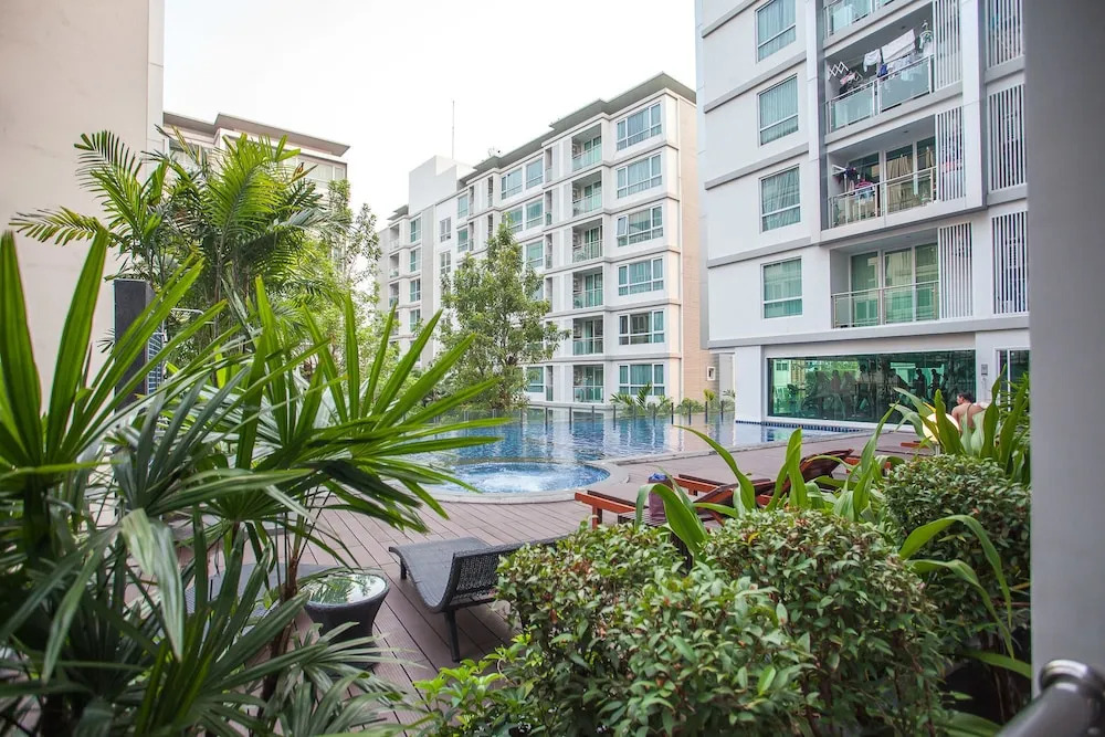 Sukhumvit 64 Pool View Apartment