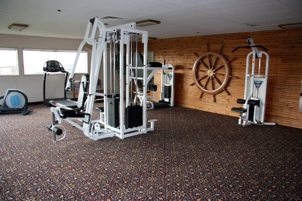 Clarion Inn Surfrider Resort
