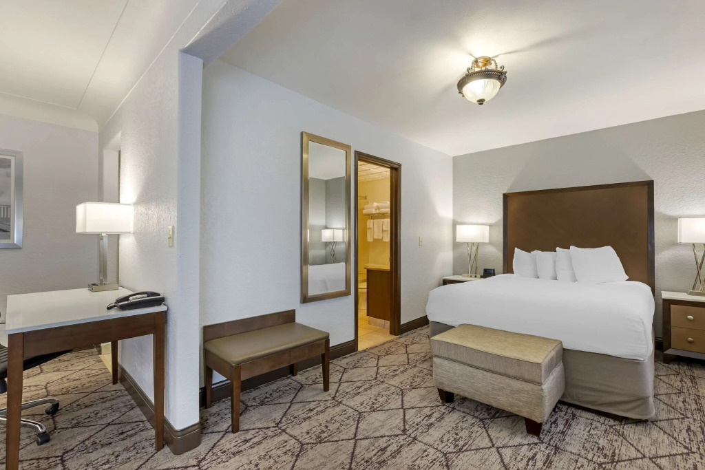 Best Western Plus Longbranch Hotel & Convention Center