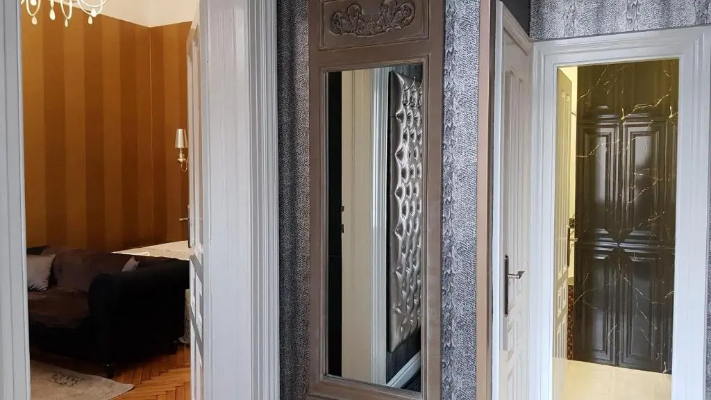 Boudoir Budapest Apartment
