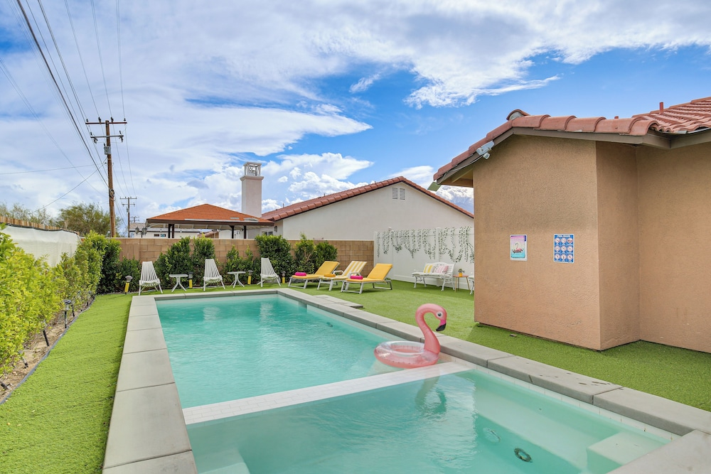 Desert Hot Springs Home w/ Pool & Gas Grill!