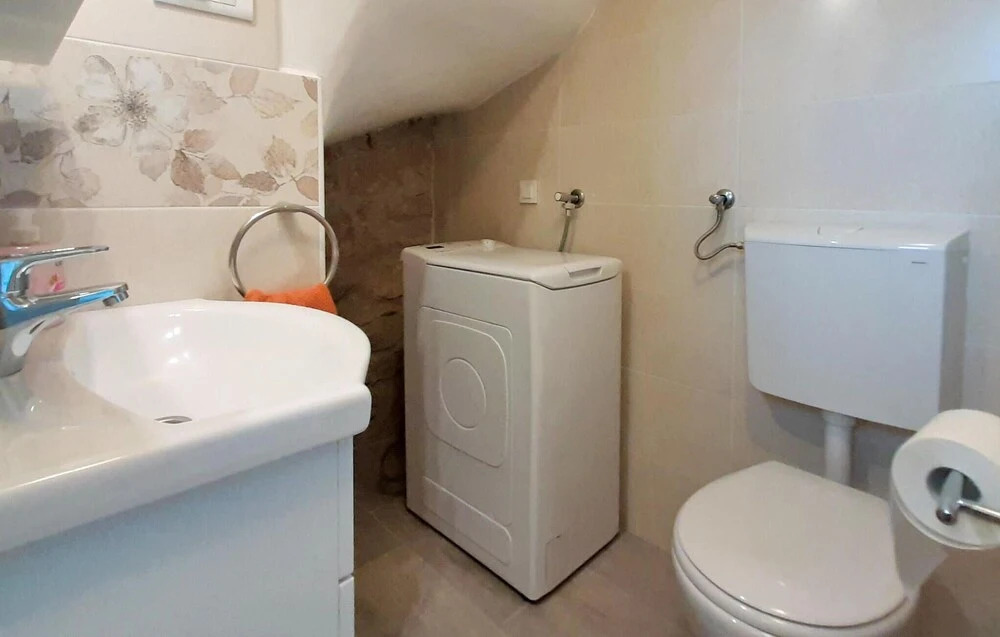 Beautiful Apartment in Labin With 1 Bedrooms