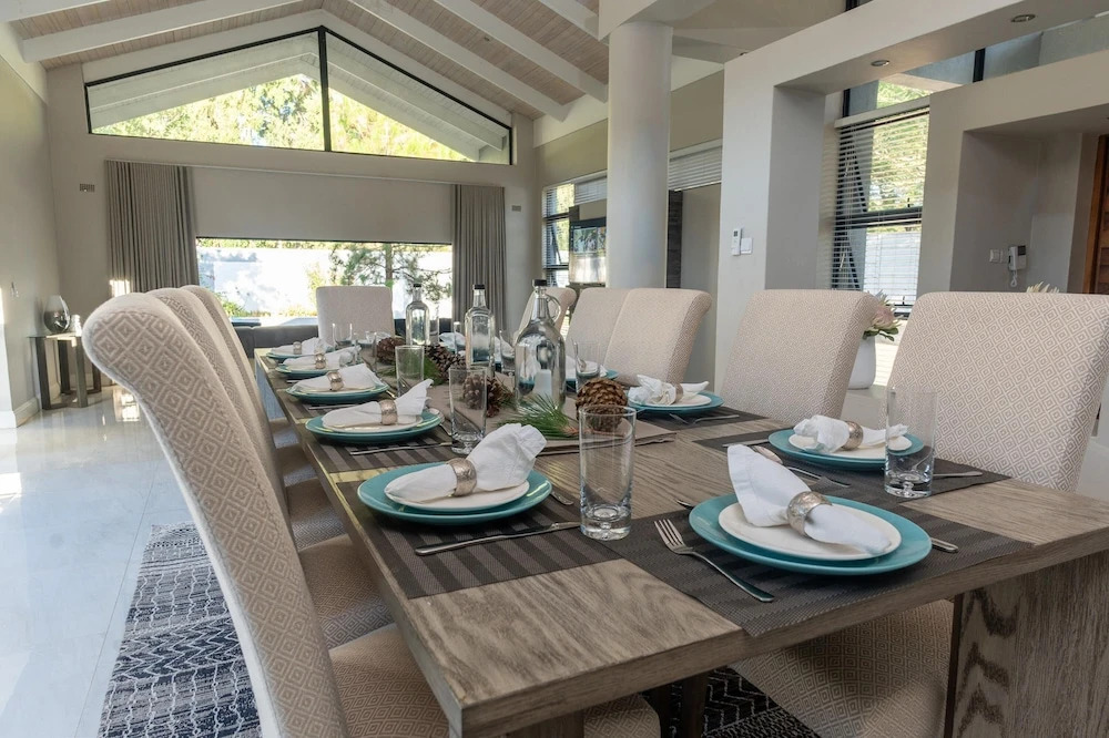 Upmarket 4 bed Chisipite House 2193