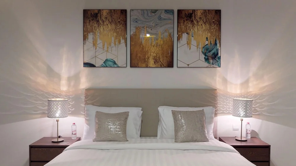 LUX The Creek Palace Residence Suite