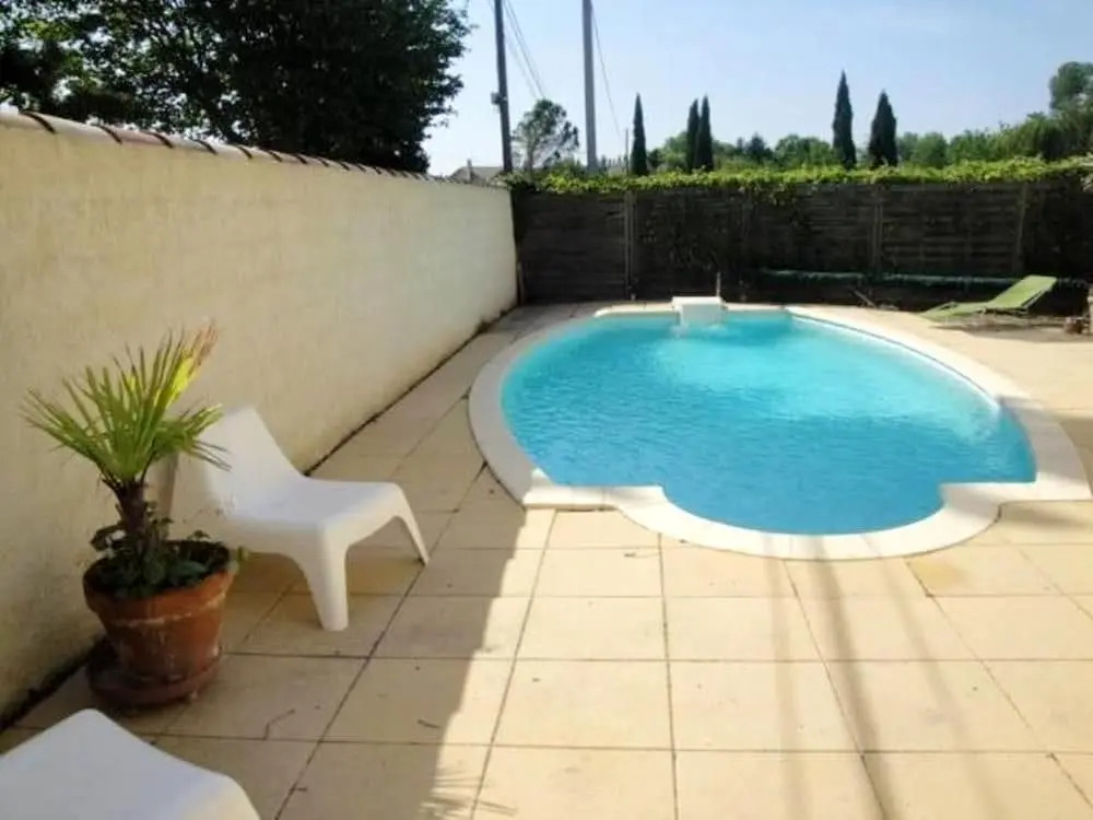 House With 4 Bedrooms in Le Thor, With Private Pool, Enclosed Garden a