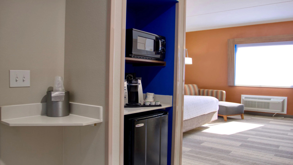 Holiday Inn Express Hotel & Suites Byram by IHG