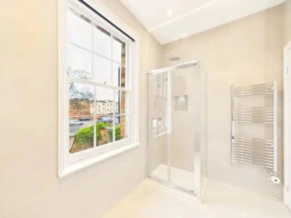 Stylish 1BR Cheltenham Stay Sleeps 4