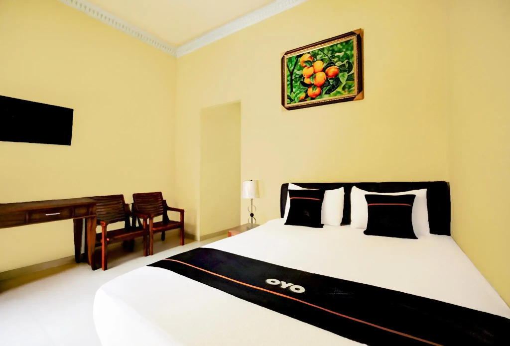 Hotel O Surabaya near Pelangi Park formerly D'best Kutisari