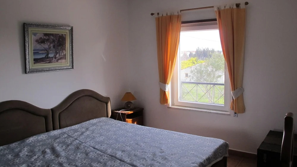 Apartment Praia Lota, w Pool, Wifi, sea View, Close to Beach, dog Friendly