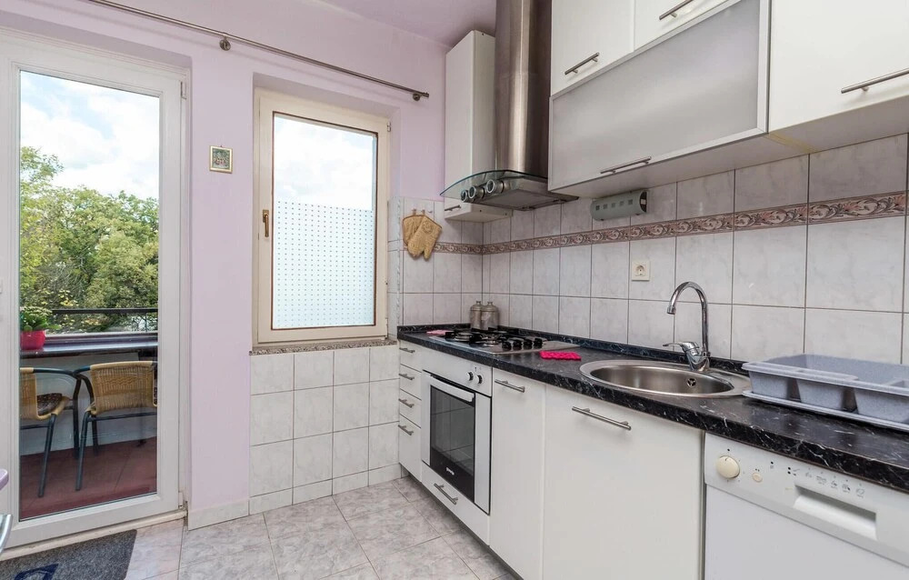 Stunning Apartment in Lovran With 1 Bedrooms and Wifi