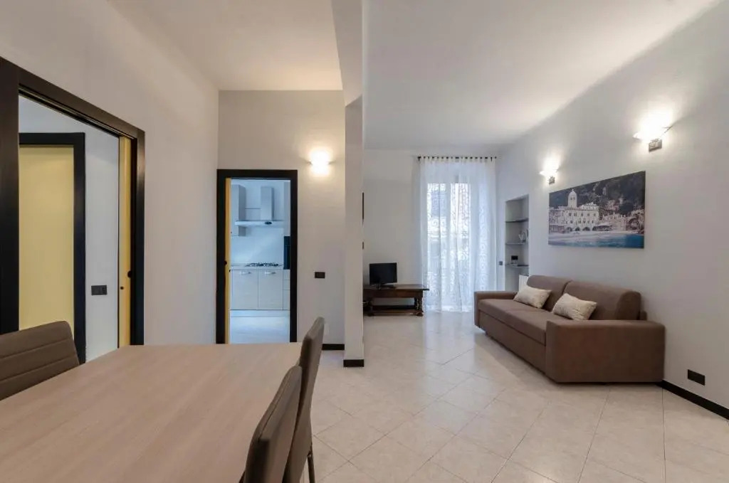 ALTIDO Modern Flat for 6 in the heart of Genova Foce