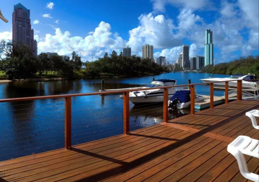 Narrowneck Court Holiday Apartments
