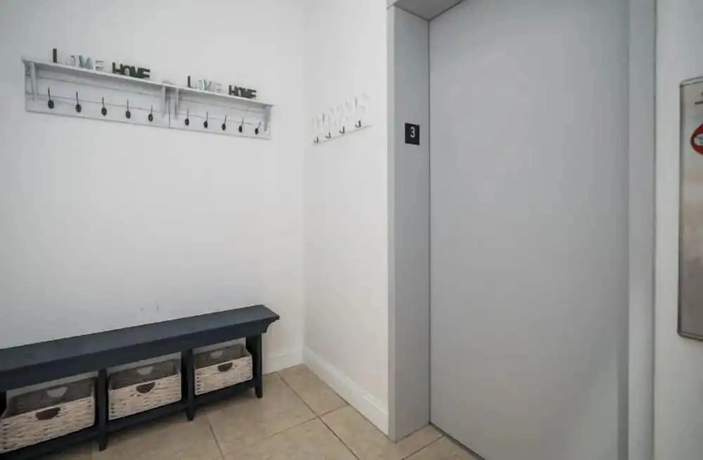 Courageous Beach House Suite D