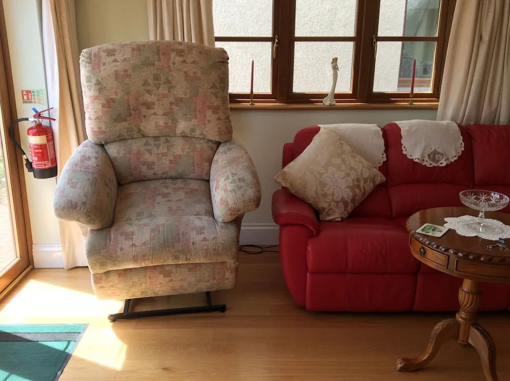 The Luxury Bluebell Apartment Suite With Wheelchair Access