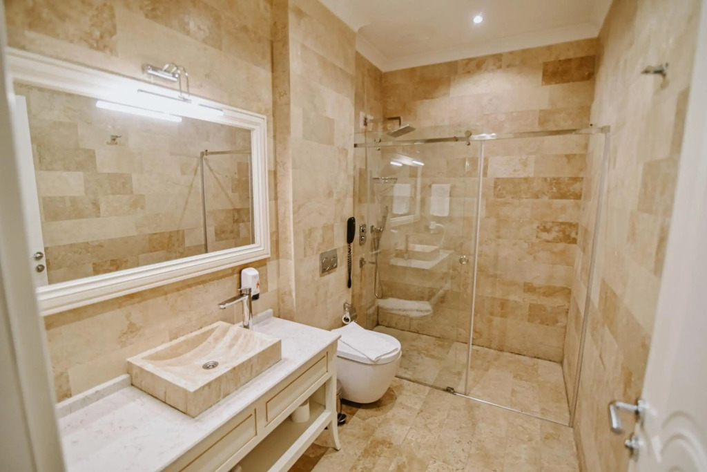 Royal Comfort Hotel