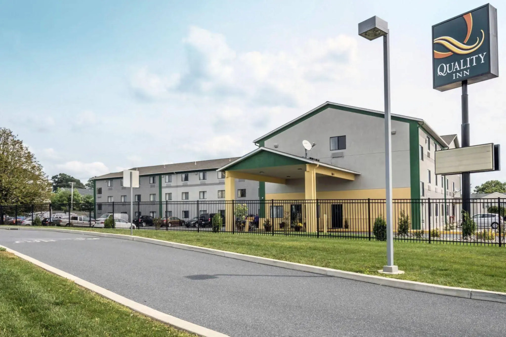 Motel 6 Lancaster